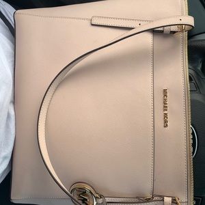 Michael Kors Voyager Large SaffianoLeather Top-Zip